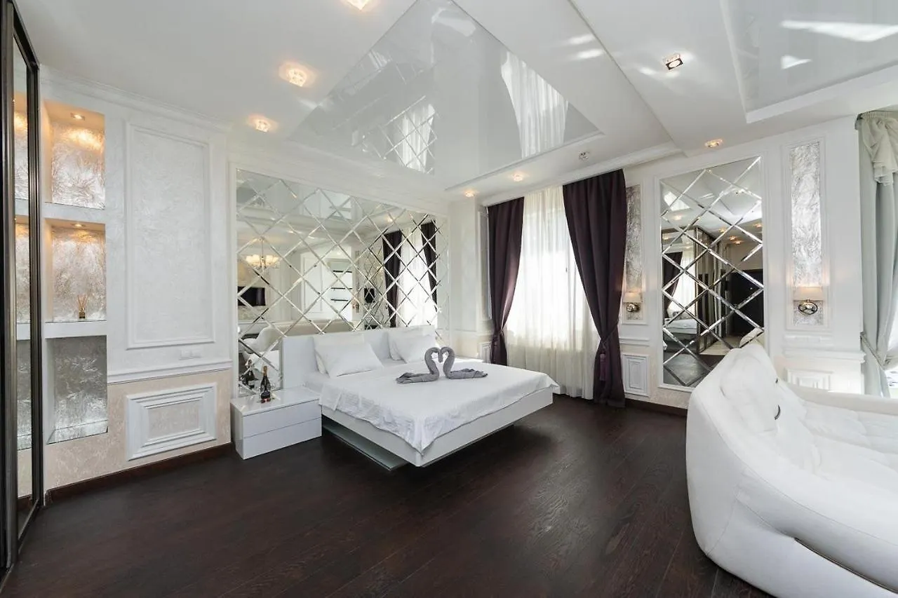Exquisite Panoramic Views Apartment Dnipro Embankment Kyiv