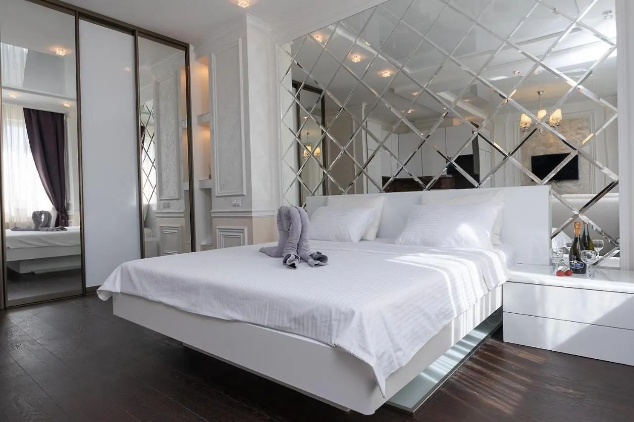Exquisite Panoramic Views Apartment Dnipro Embankment Kyiv