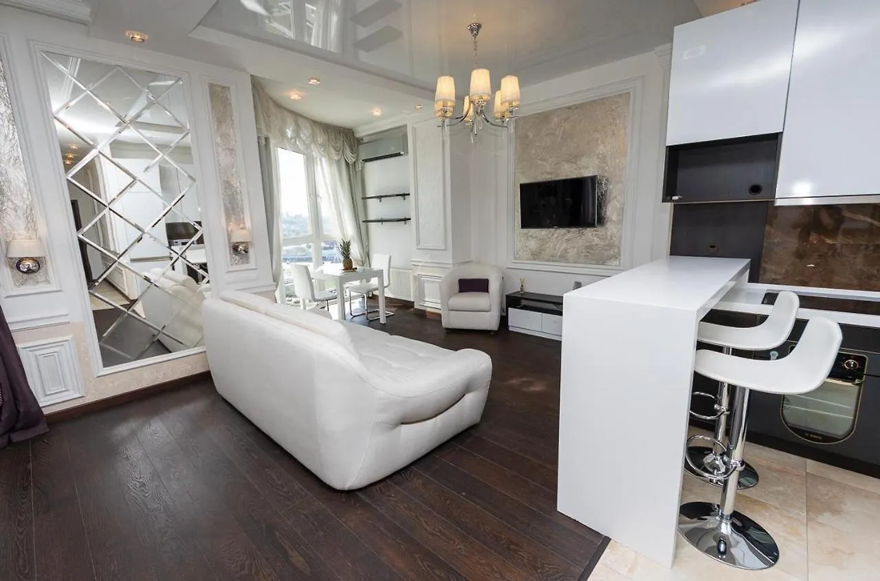 Exquisite Panoramic Views Apartment Dnipro Embankment Kyiv