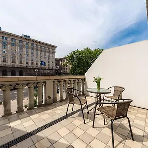 Apartment Kreschatik 21, With Terrace, Kyiv